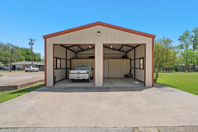 708 E Texas Avenue, Mart, TX 76664