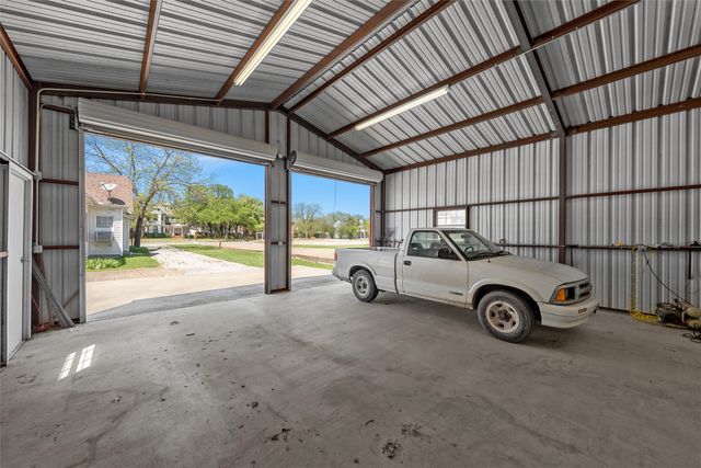 708 E Texas Avenue, Mart, TX 76664