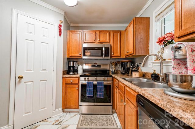 9336 Dewey Drive, Charlotte, NC 28214