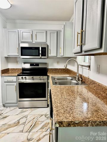 9336 Dewey Drive, Charlotte, NC 28214