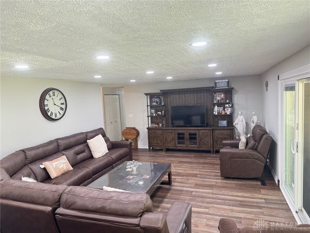 202 Anton Court, Centerville, OH 45458