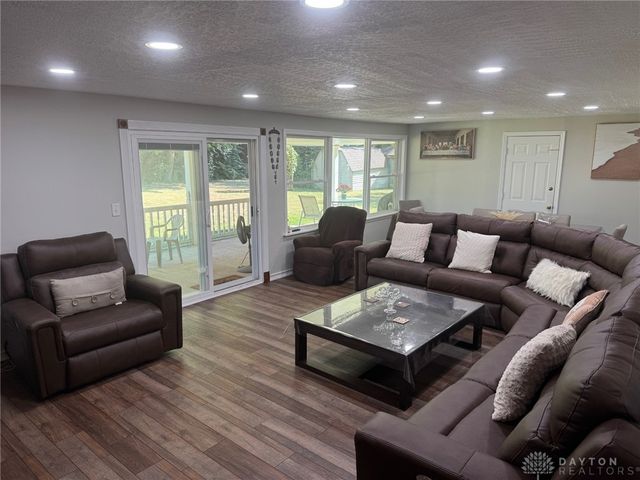 202 Anton Court, Centerville, OH 45458