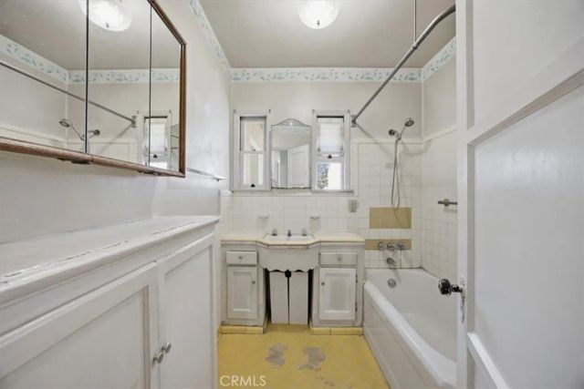 1135 S Fir Avenue, Inglewood, CA 90301