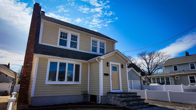 50 E Saint Marks Place, Valley Stream, NY 11580