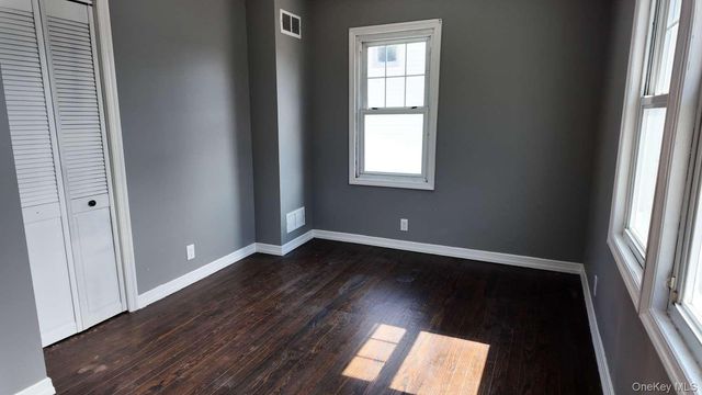 50 E Saint Marks Place, Valley Stream, NY 11580