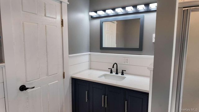 50 E Saint Marks Place, Valley Stream, NY 11580