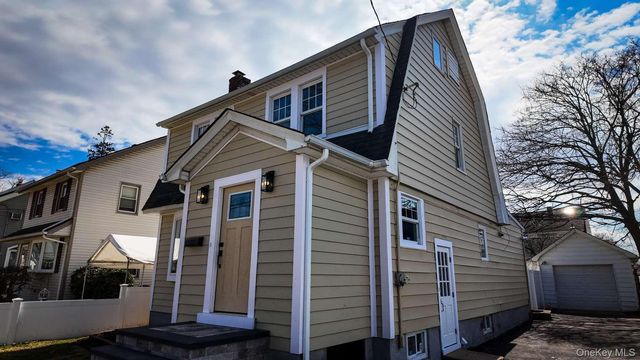 50 E Saint Marks Place, Valley Stream, NY 11580