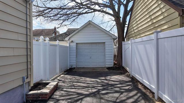 50 E Saint Marks Place, Valley Stream, NY 11580