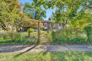 1602 Maiden LN, Roanoke, VA 24015