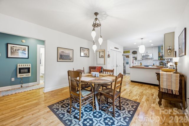 1207 Willow Road, Hendersonville, NC 28739