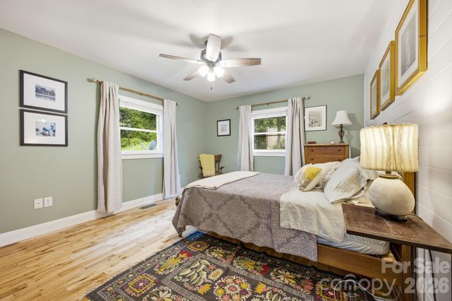 1207 Willow Road, Hendersonville, NC 28739