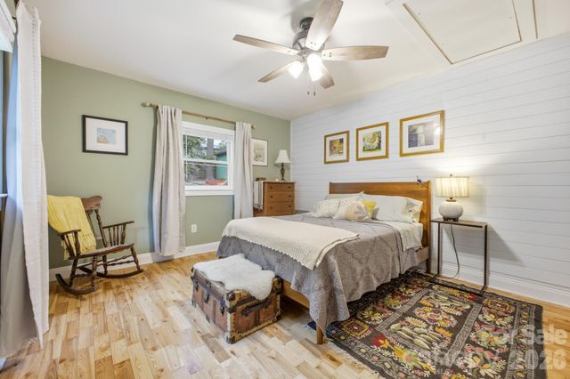 1207 Willow Road, Hendersonville, NC 28739