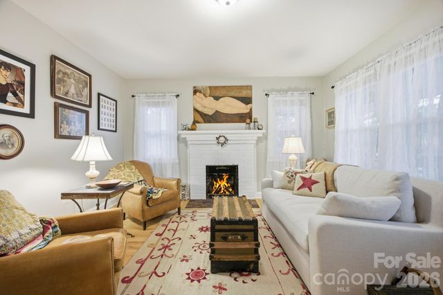1207 Willow Road, Hendersonville, NC 28739
