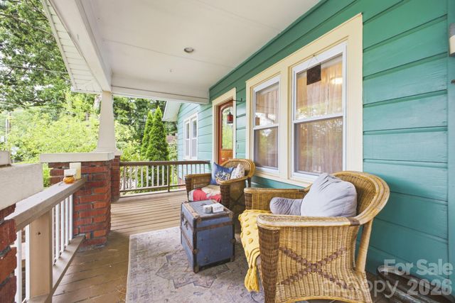 1207 Willow Road, Hendersonville, NC 28739