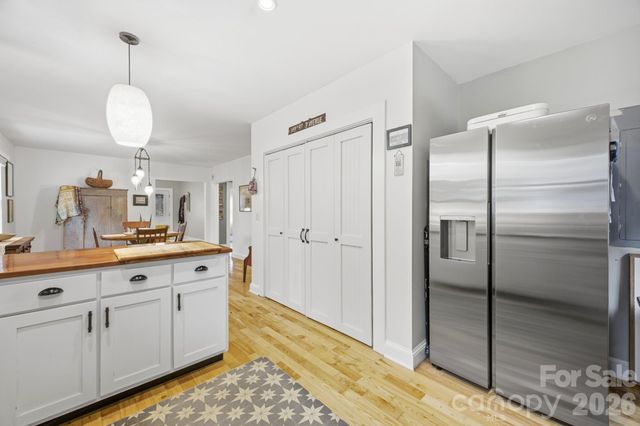 1207 Willow Road, Hendersonville, NC 28739