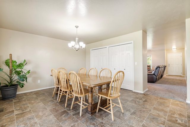 1009 E Ludlow St, Kuna, ID 83634
