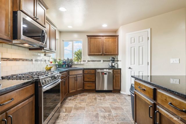 1009 E Ludlow St, Kuna, ID 83634