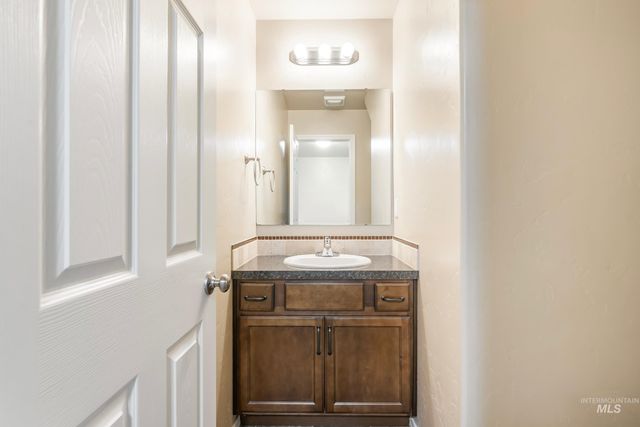 1009 E Ludlow St, Kuna, ID 83634