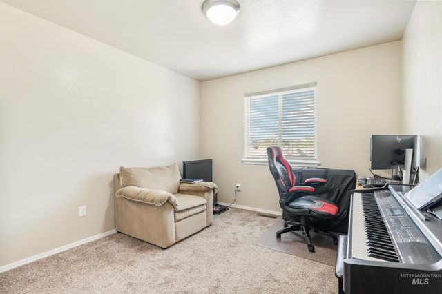 1009 E Ludlow St, Kuna, ID 83634