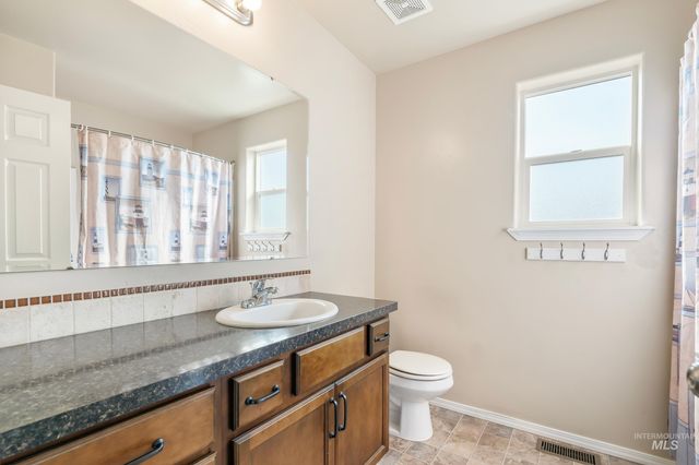 1009 E Ludlow St, Kuna, ID 83634