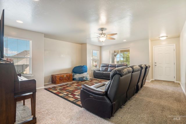 1009 E Ludlow St, Kuna, ID 83634