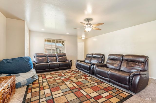 1009 E Ludlow St, Kuna, ID 83634