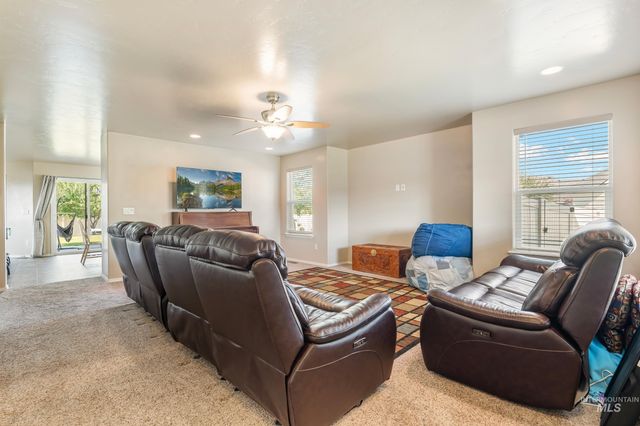 1009 E Ludlow St, Kuna, ID 83634