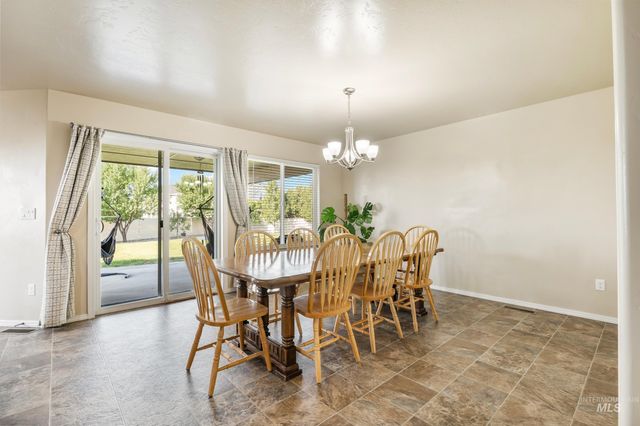 1009 E Ludlow St, Kuna, ID 83634