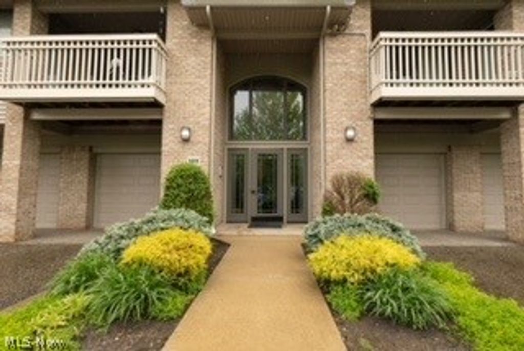 3800 Rosemont Boulevard, Fairlawn, OH 44333