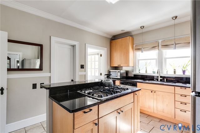 1817 Maple Shade Ln, Richmond, VA 23227