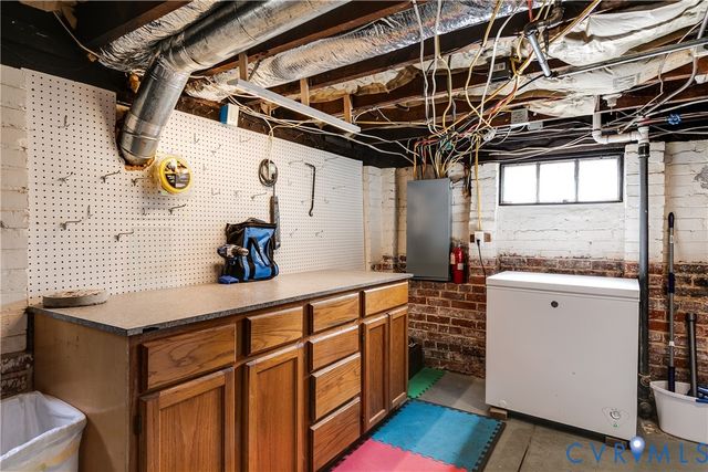 1817 Maple Shade Ln, Richmond, VA 23227