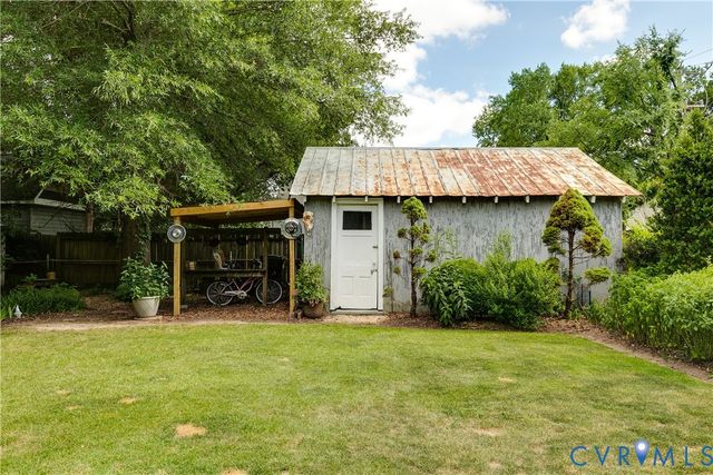 1817 Maple Shade Ln, Richmond, VA 23227
