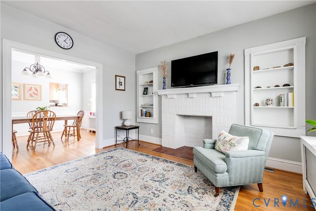 1817 Maple Shade Ln, Richmond, VA 23227