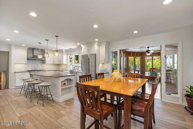 25 Pelican Road, Middletown, NJ 07748