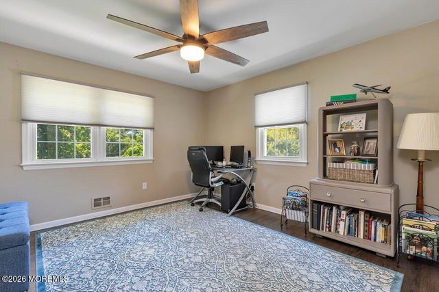 25 Pelican Road, Middletown, NJ 07748