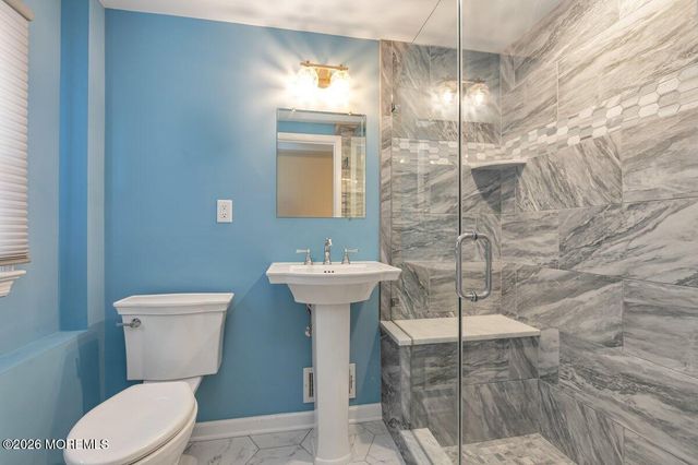 25 Pelican Road, Middletown, NJ 07748