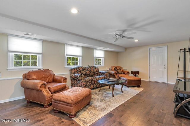 25 Pelican Road, Middletown, NJ 07748