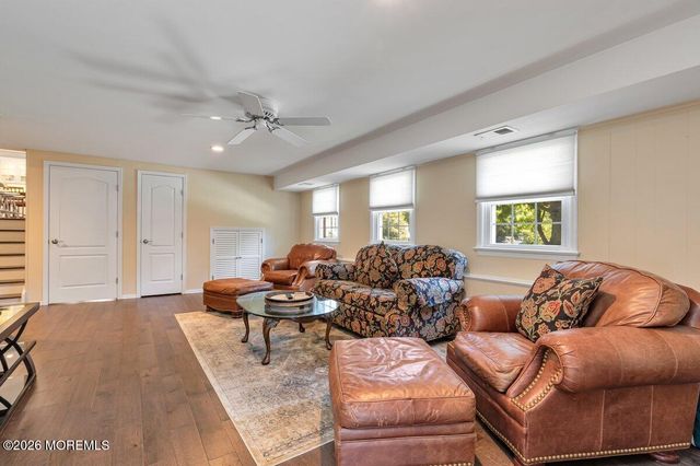 25 Pelican Road, Middletown, NJ 07748