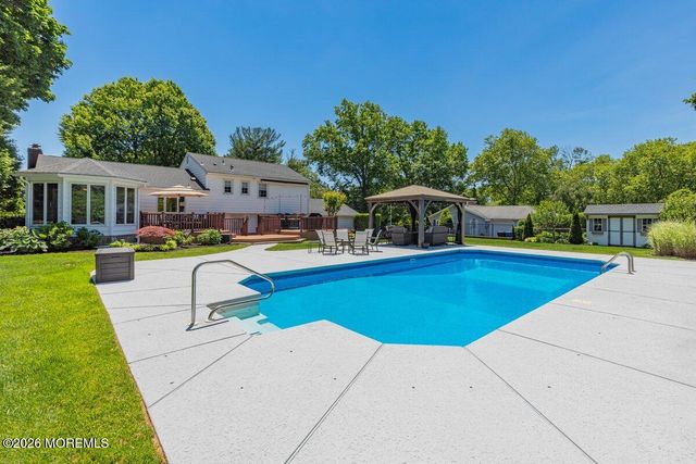 25 Pelican Road, Middletown, NJ 07748