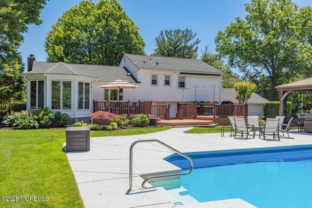25 Pelican Road, Middletown, NJ 07748
