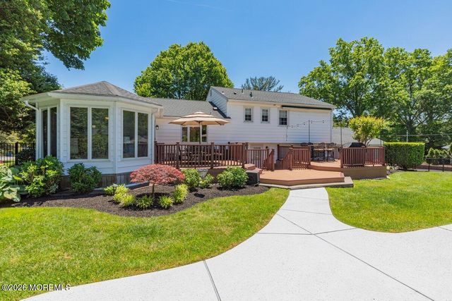 25 Pelican Road, Middletown, NJ 07748