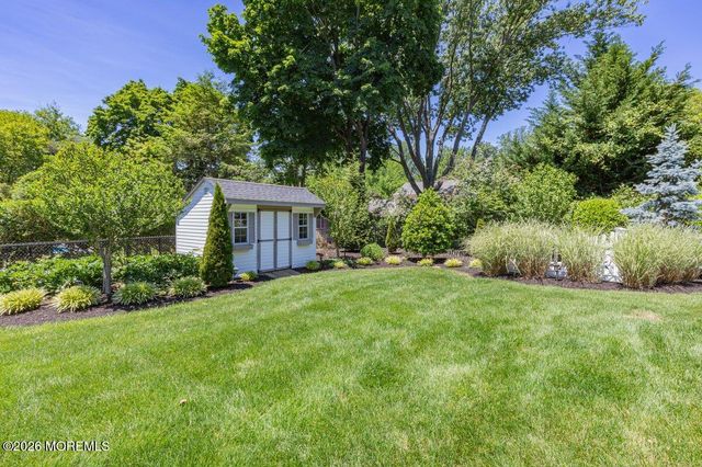 25 Pelican Road, Middletown, NJ 07748