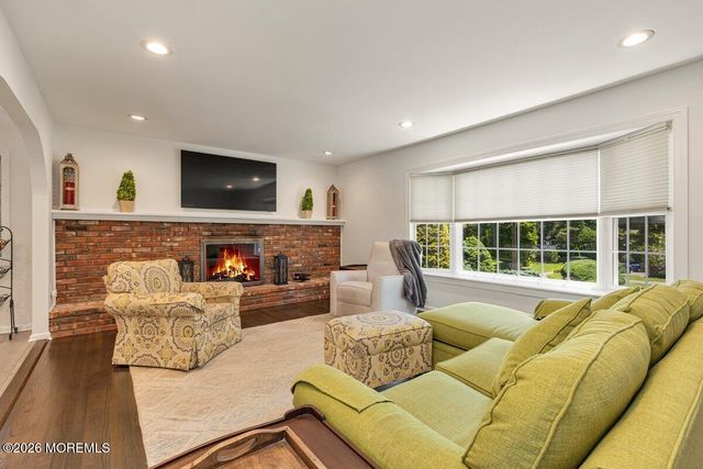 25 Pelican Road, Middletown, NJ 07748