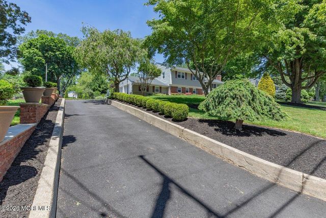 25 Pelican Road, Middletown, NJ 07748