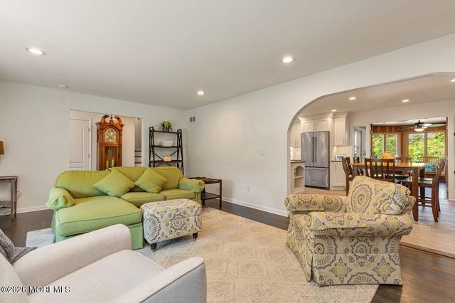 25 Pelican Road, Middletown, NJ 07748