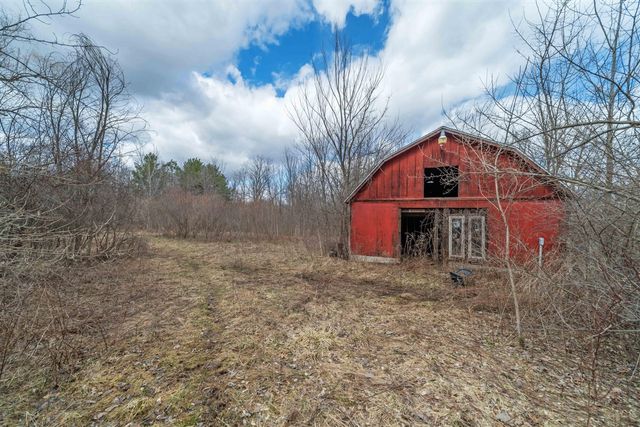 2725 S Duck Lake Road, Highland, MI 48356