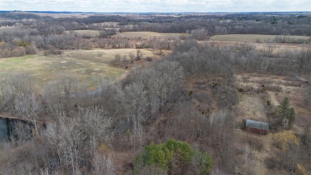 2725 S Duck Lake Road, Highland, MI 48356