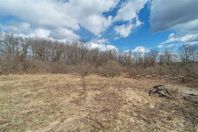 2725 S Duck Lake Road, Highland, MI 48356