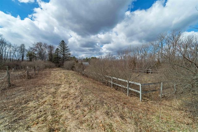 2725 S Duck Lake Road, Highland, MI 48356