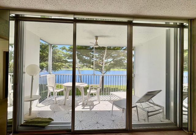 3150 N Course Lane 202, Pompano Beach, FL 33069